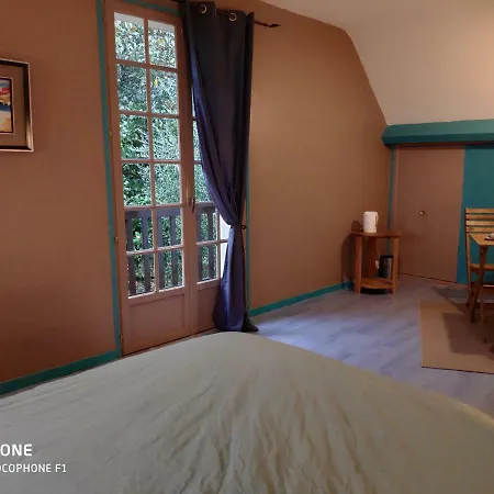 Bed & Breakfast En Plein Coeur De La Foret Artiguelouve